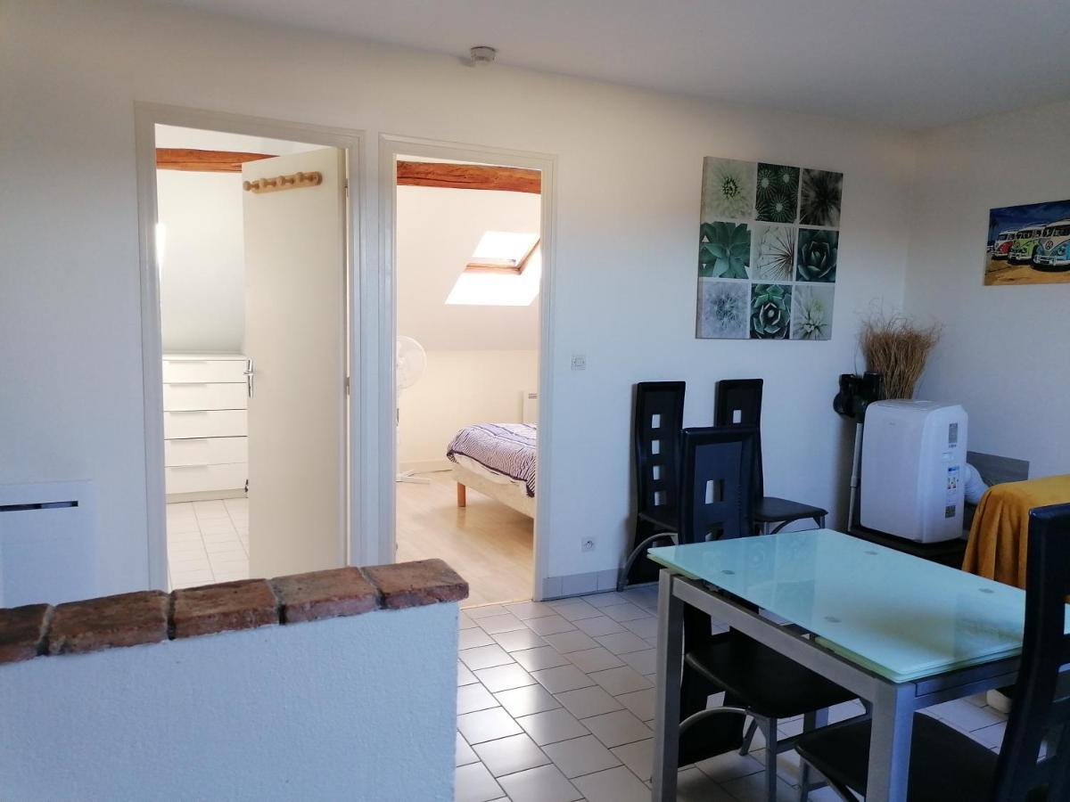 Appartement Climatise Avec Parking Prive A Doue La Fontaine エクステリア 写真