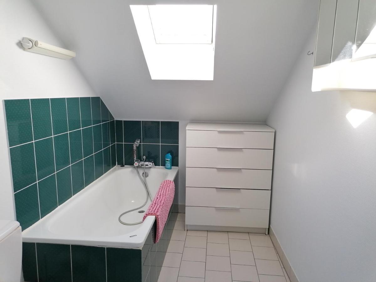 Appartement Climatise Avec Parking Prive A Doue La Fontaine エクステリア 写真
