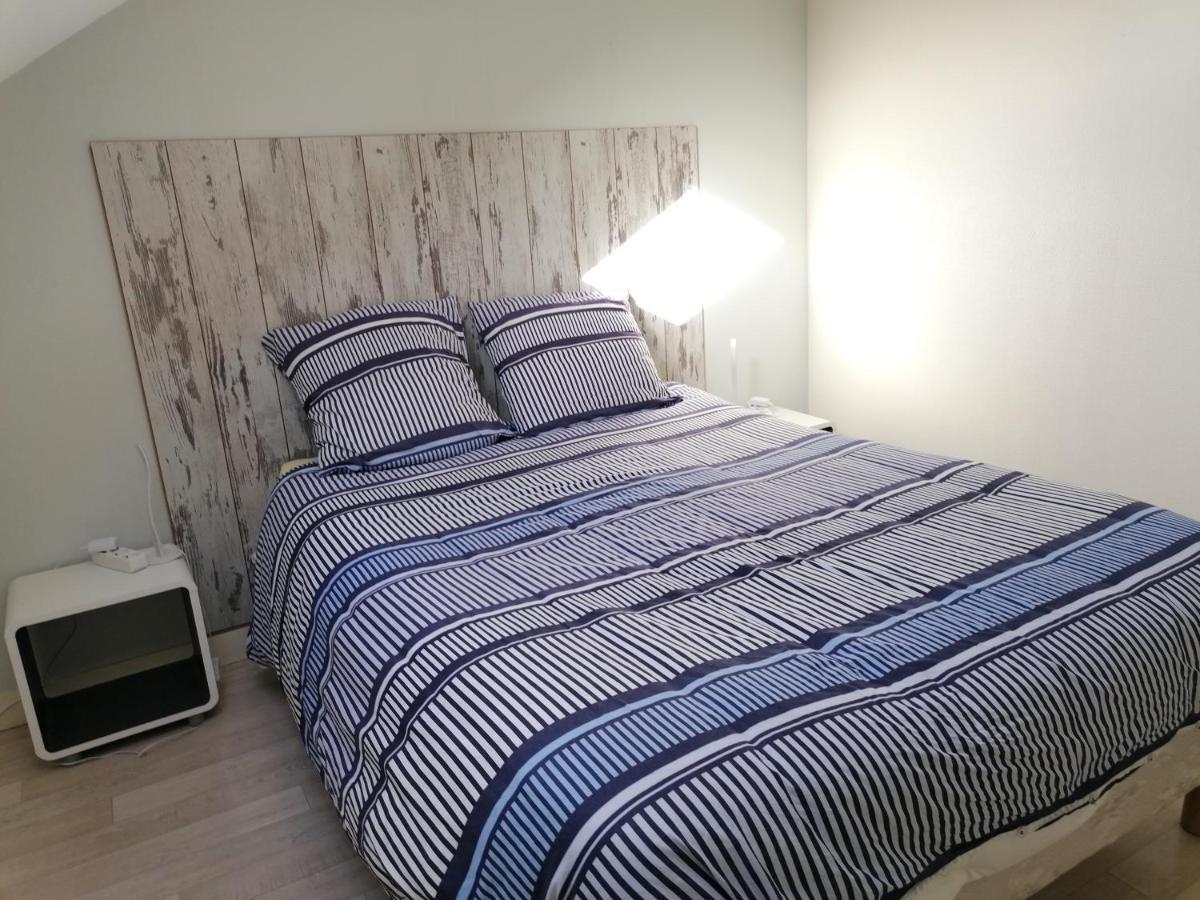 Appartement Climatise Avec Parking Prive A Doue La Fontaine エクステリア 写真